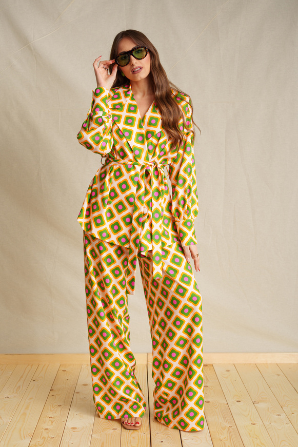 Shiny eyes blazer shirt