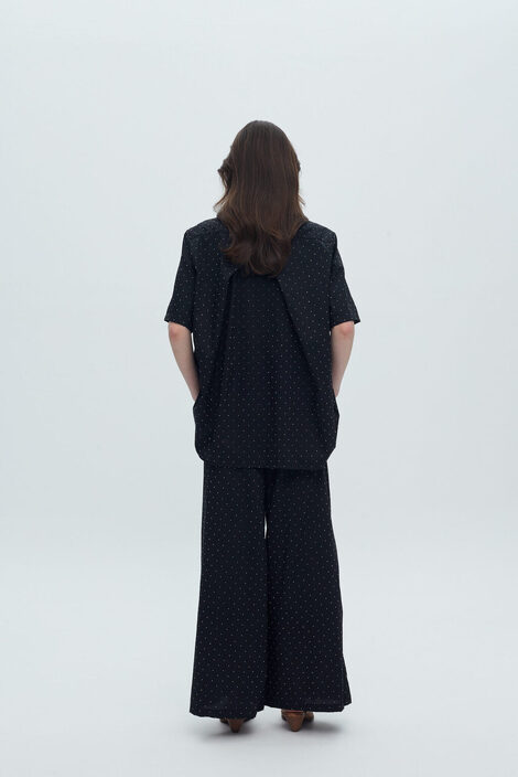 Sparkling black trousers