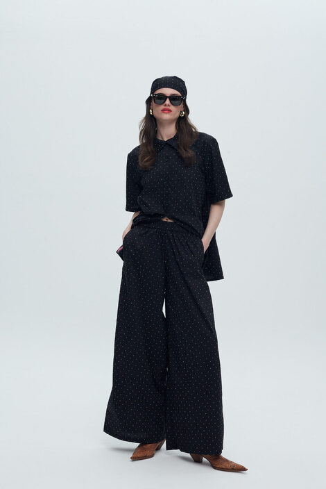 Sparkling black trousers