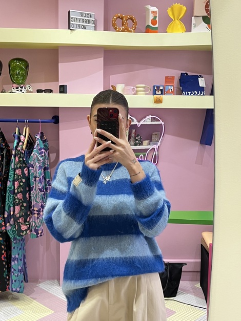 Sweater stripes blue